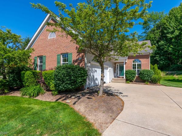 491 Oaklawn Court , Aurora, OH 44202