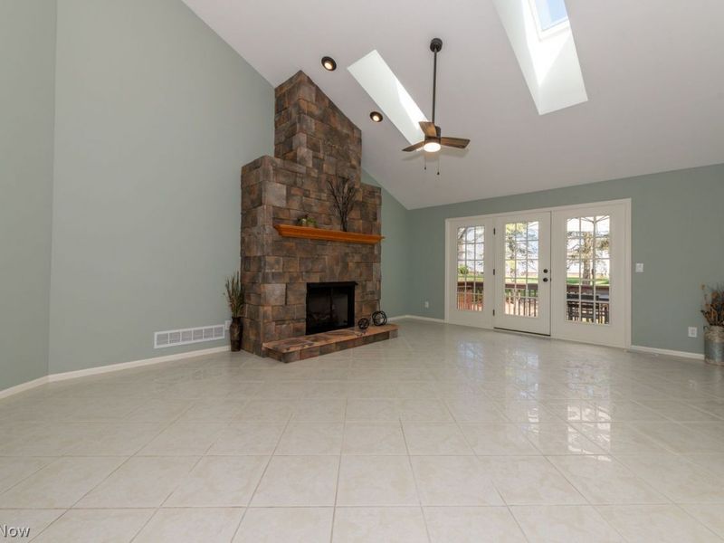 491 Oaklawn Court , Aurora, OH 44202 Photo 9