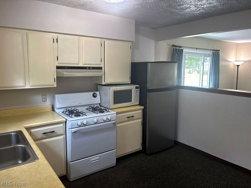 1977 Victoria Street , Cuyahoga Falls, OH 44221 Photo 6