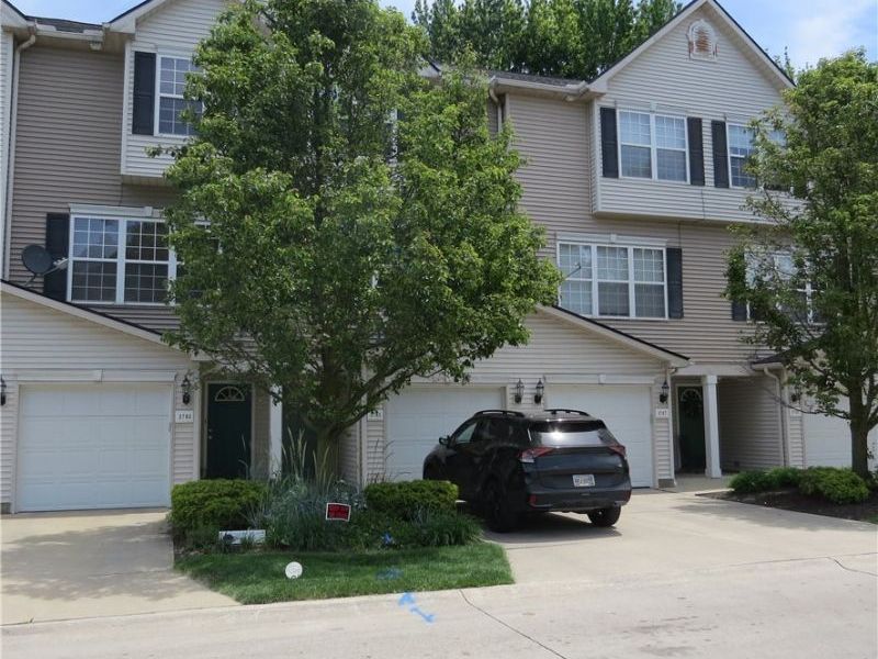 3785 Freedom Pl , Lorain, OH 44052 Photo 2