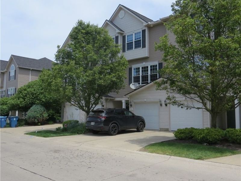 3785 Freedom Pl , Lorain, OH 44052 Photo 4