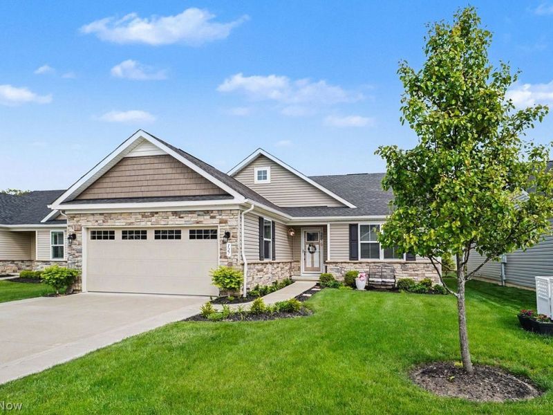 127 Beaver Creek Trail, Amherst, OH 44001 Photo 2