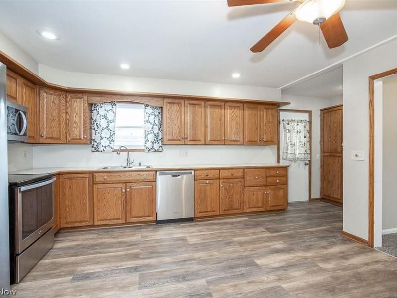 6501 Fox Tail Lane , Amherst, OH 44001 Photo 14