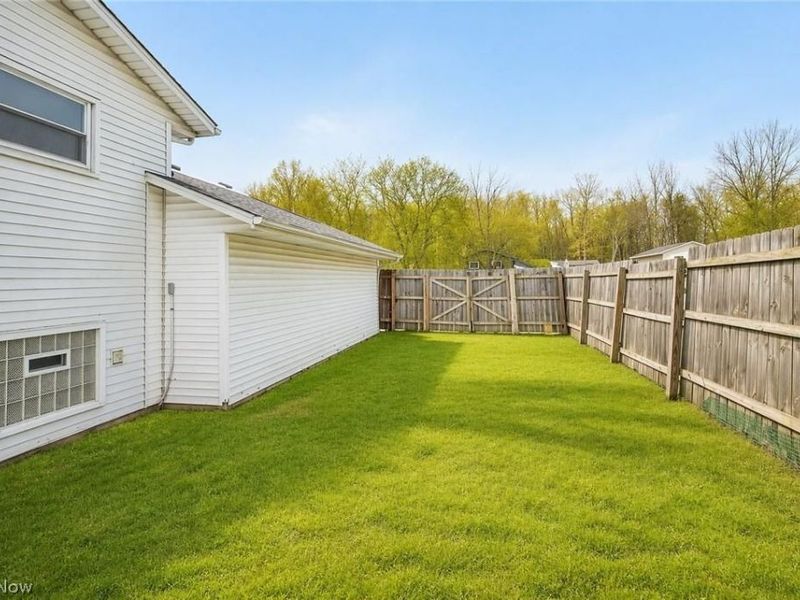 6501 Fox Tail Lane , Amherst, OH 44001 Photo 3