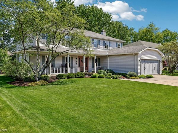 19585 Castletown Drive , Strongsville, OH 44136