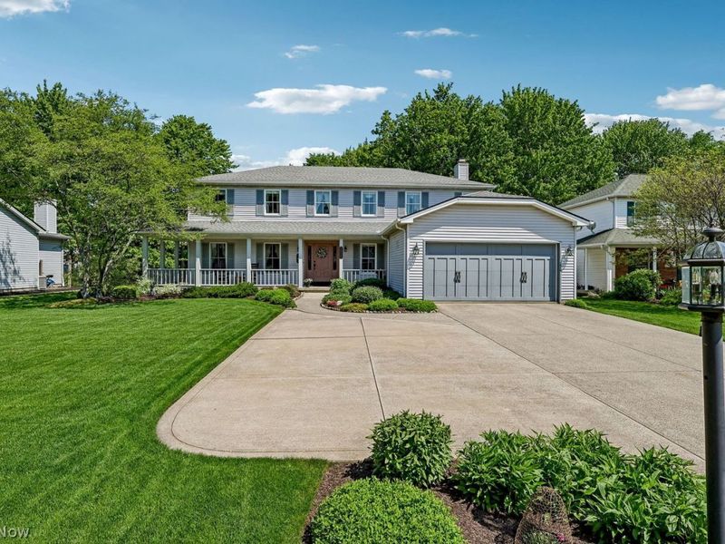 19585 Castletown Drive , Strongsville, OH 44136 Photo 2
