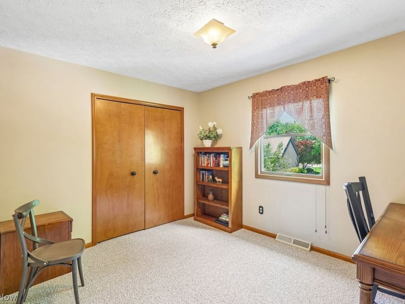 19585 Castletown Drive , Strongsville, OH 44136 Photo 34