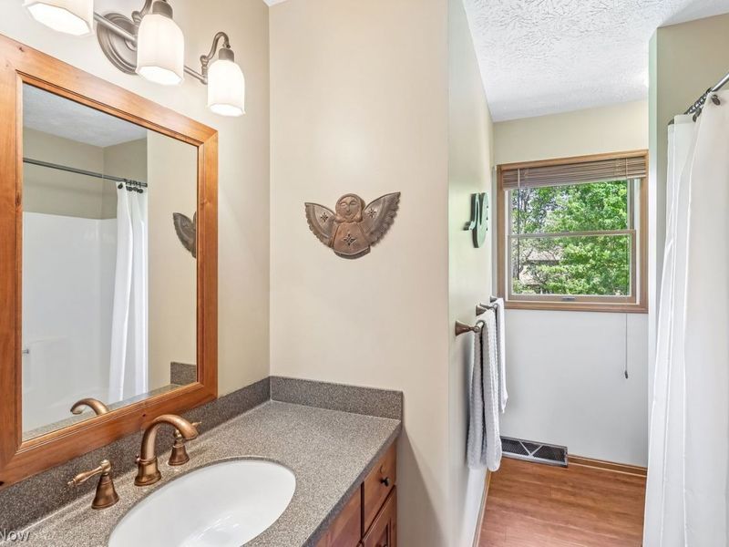 19585 Castletown Drive , Strongsville, OH 44136 Photo 37