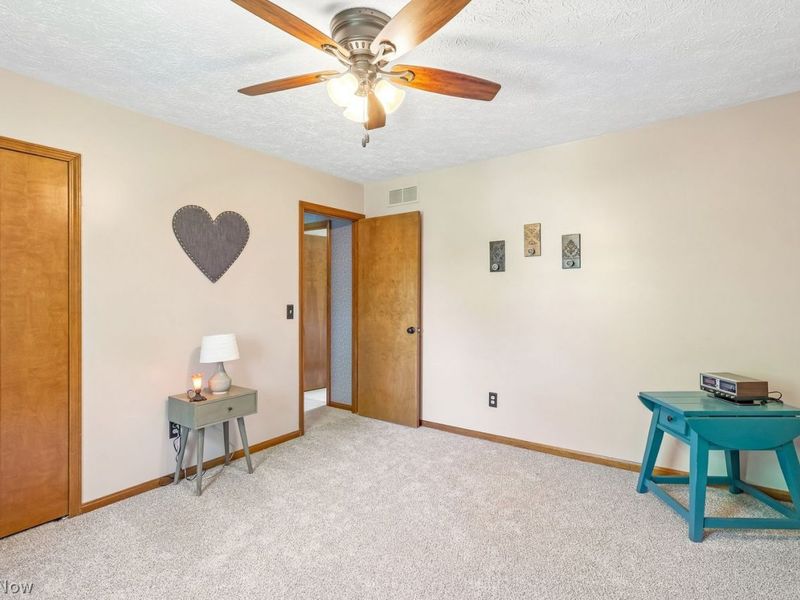 19585 Castletown Drive , Strongsville, OH 44136 Photo 39