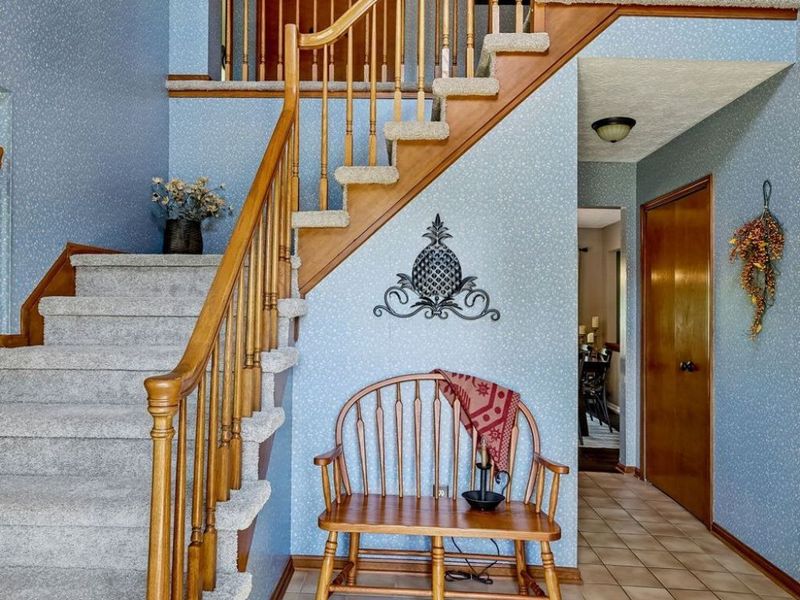 19585 Castletown Drive , Strongsville, OH 44136 Photo 4