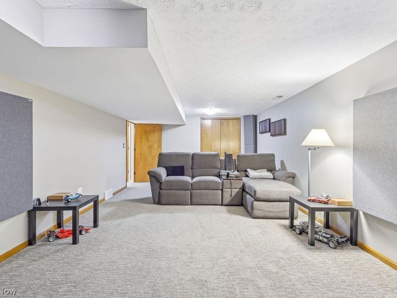 19585 Castletown Drive , Strongsville, OH 44136 Photo 41