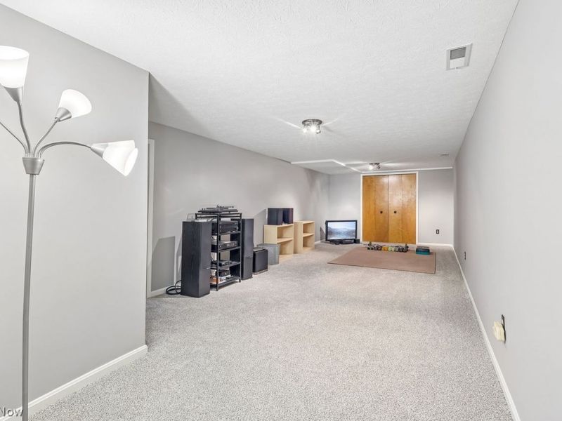 19585 Castletown Drive , Strongsville, OH 44136 Photo 42