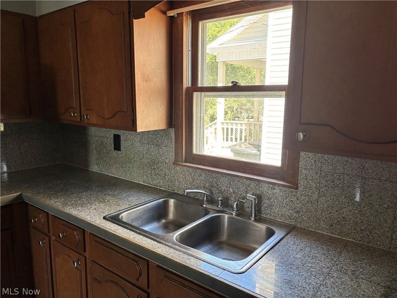 972 Front Street SW, Warren, OH 44485 Photo 6