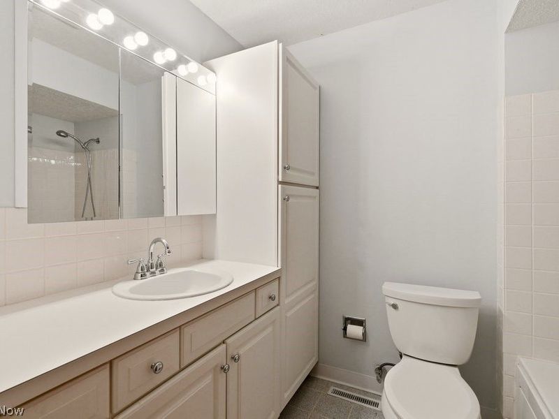 8017 S Gannett Road , Northfield, OH 44067 Photo 39