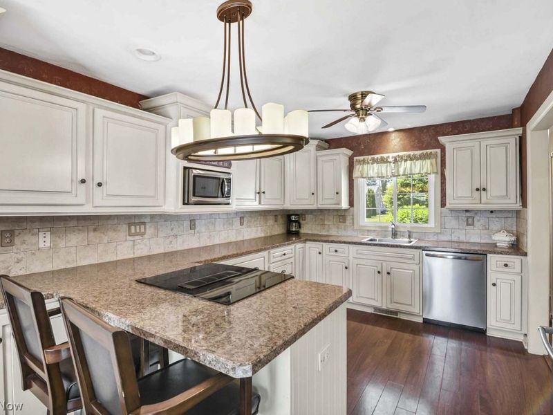 431 Powell Drive , Bay Village, OH 44140 Photo 13
