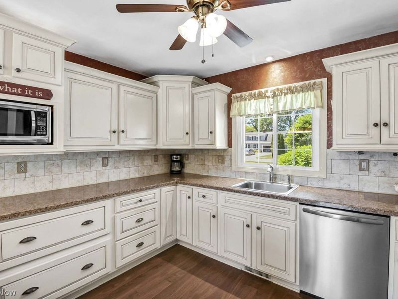 431 Powell Drive , Bay Village, OH 44140 Photo 14