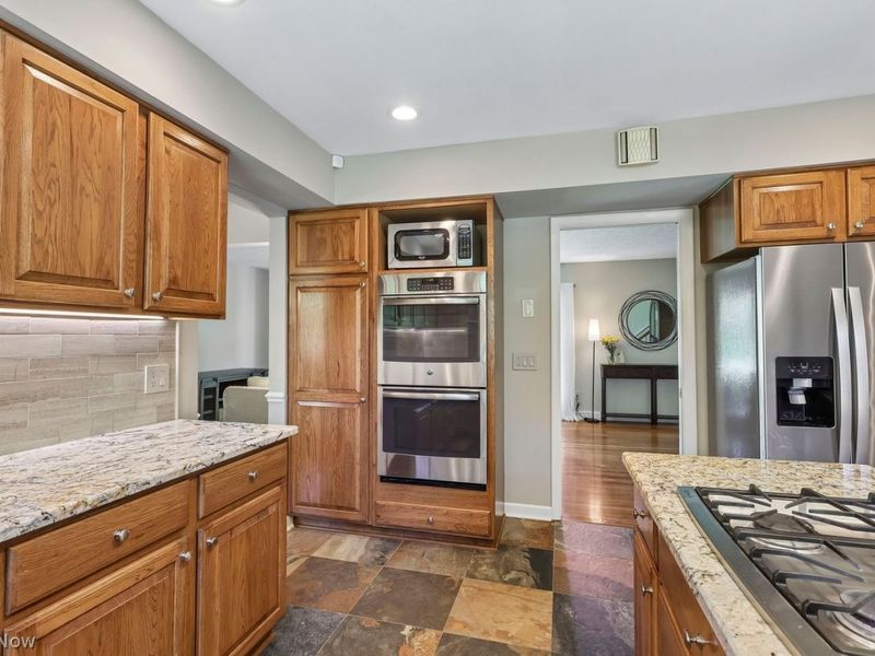 34165 Sherbrook Park Drive , Solon, OH 44139 Photo 11