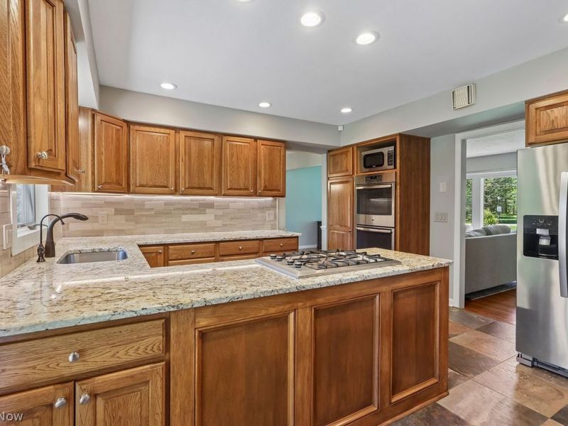 34165 Sherbrook Park Drive , Solon, OH 44139 Photo 12