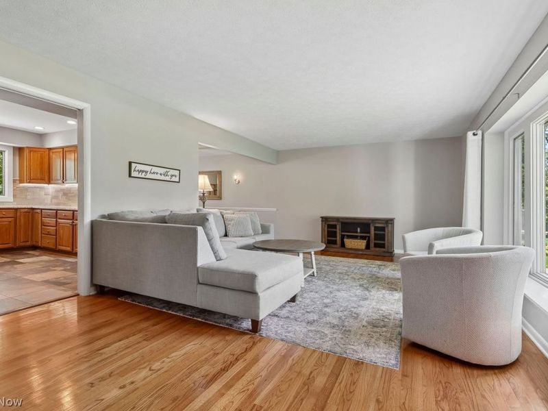 34165 Sherbrook Park Drive , Solon, OH 44139 Photo 3