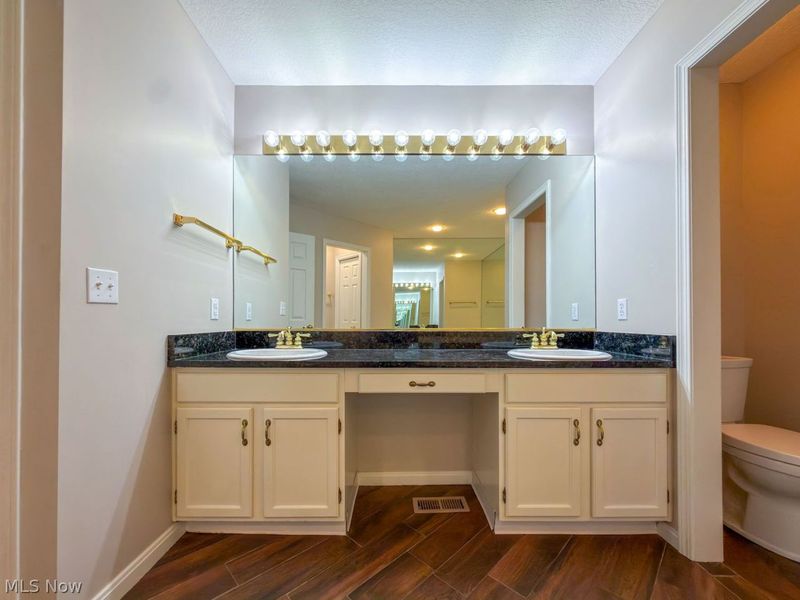 277 Adena Trace , Akron, OH 44321 Photo 22