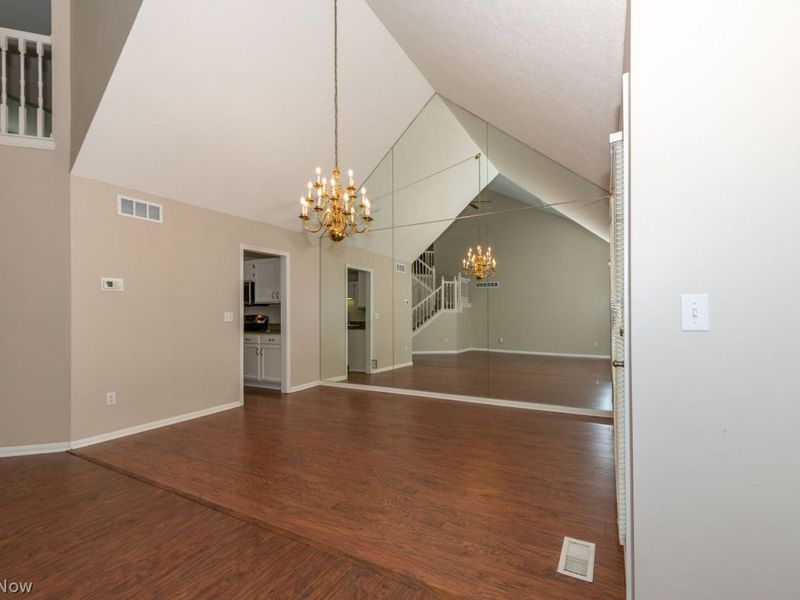 277 Adena Trace , Akron, OH 44321 Photo 8