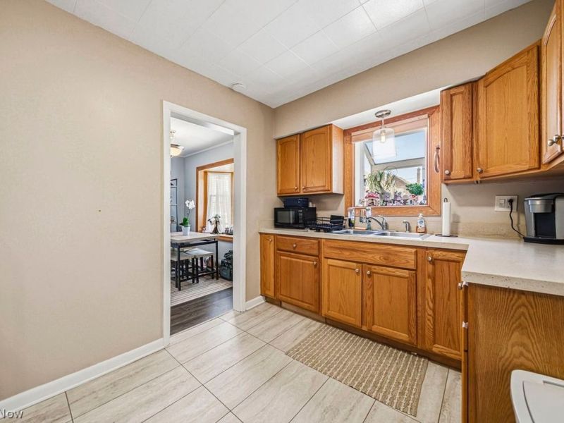 29108 Fuller Avenue , Wickliffe, OH 44092 Photo 10