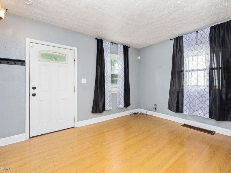498 Oak Street , Wadsworth, OH 44281 Photo 13