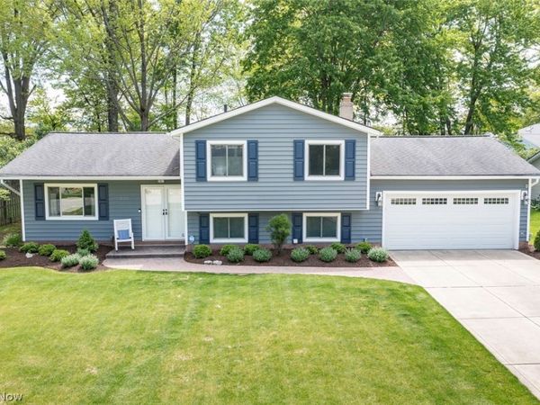 26281 Hickory Lane , Olmsted Falls, OH 44138