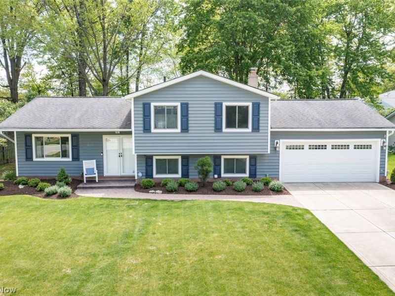 26281 Hickory Lane , Olmsted Falls, OH 44138 Photo 1