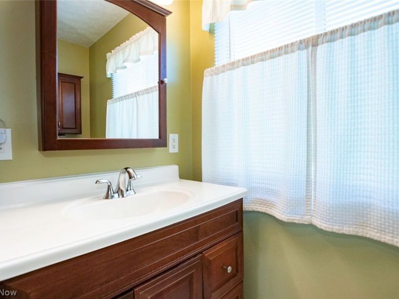 26281 Hickory Lane , Olmsted Falls, OH 44138 Photo 20