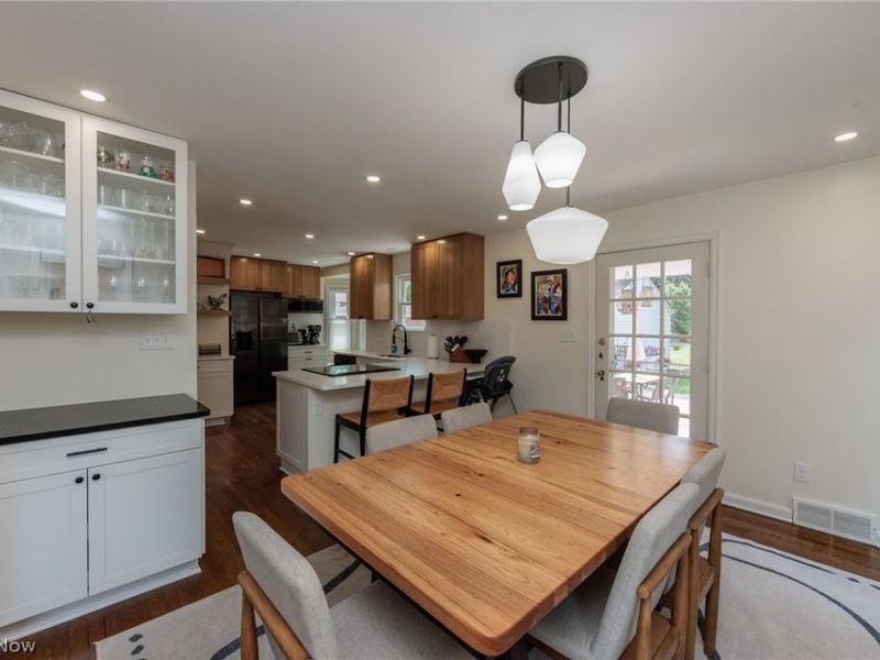 16609 Pilgrim Avenue , Cleveland, OH 44111 Photo 10