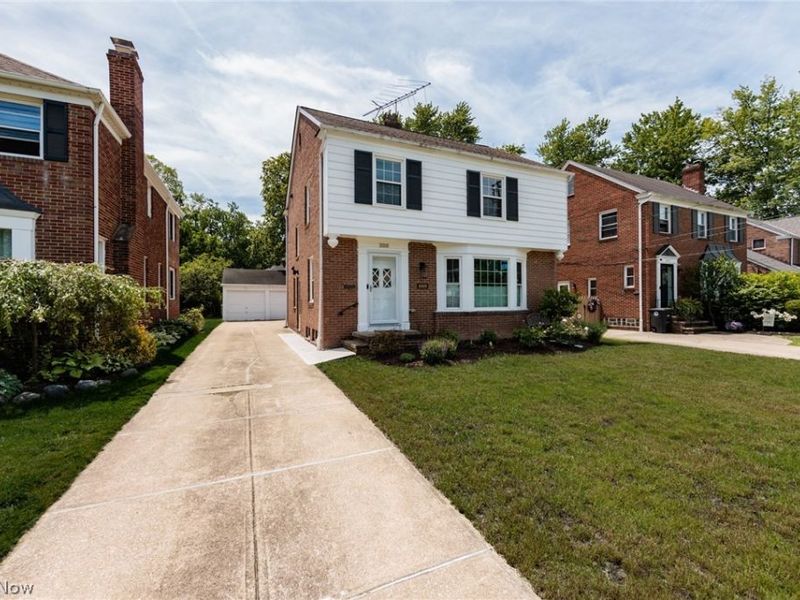 16609 Pilgrim Avenue , Cleveland, OH 44111 Photo 2