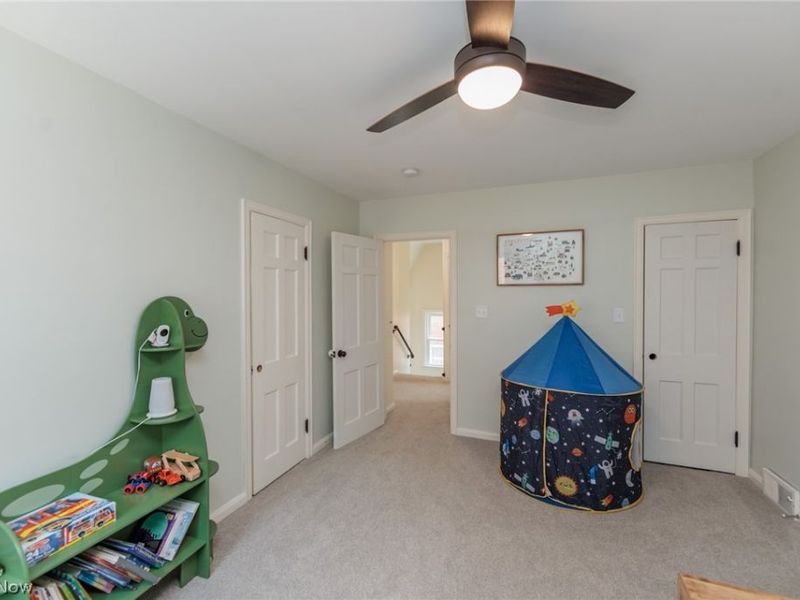 16609 Pilgrim Avenue , Cleveland, OH 44111 Photo 31