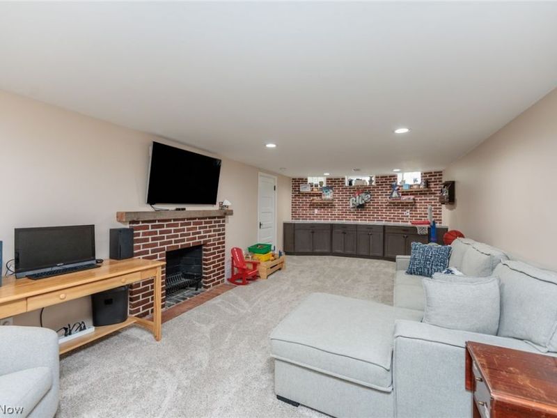 16609 Pilgrim Avenue , Cleveland, OH 44111 Photo 33