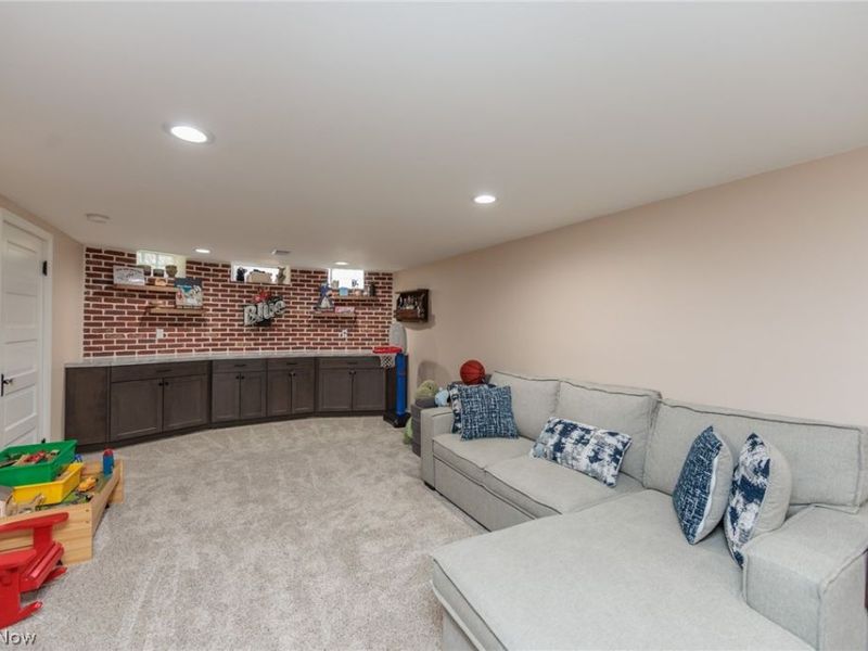 16609 Pilgrim Avenue , Cleveland, OH 44111 Photo 34
