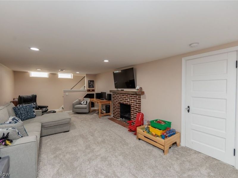 16609 Pilgrim Avenue , Cleveland, OH 44111 Photo 36
