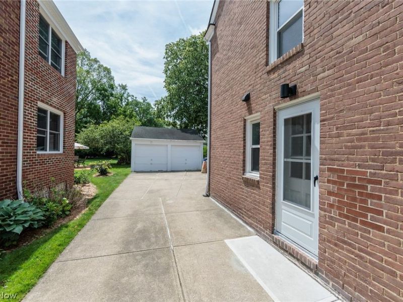 16609 Pilgrim Avenue , Cleveland, OH 44111 Photo 39