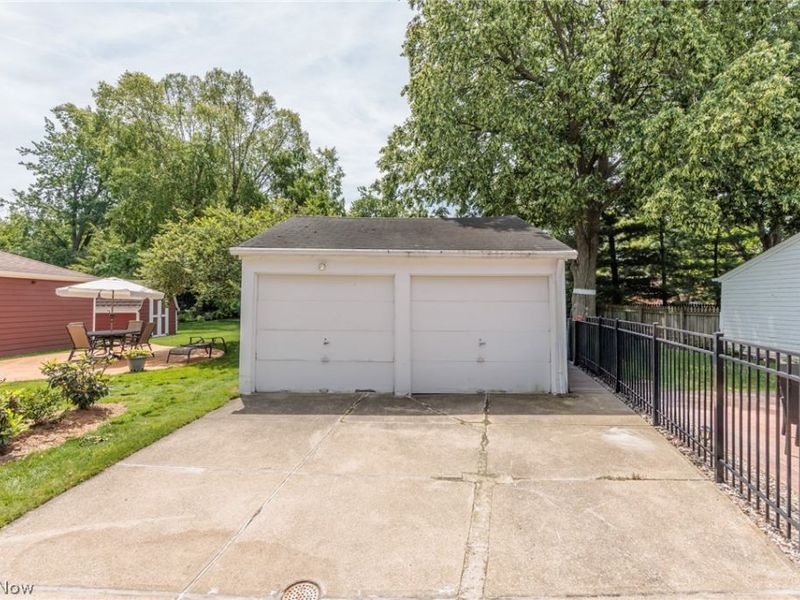 16609 Pilgrim Avenue , Cleveland, OH 44111 Photo 40