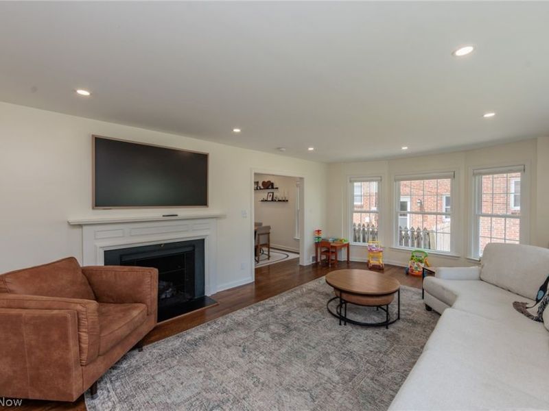 16609 Pilgrim Avenue , Cleveland, OH 44111 Photo 7