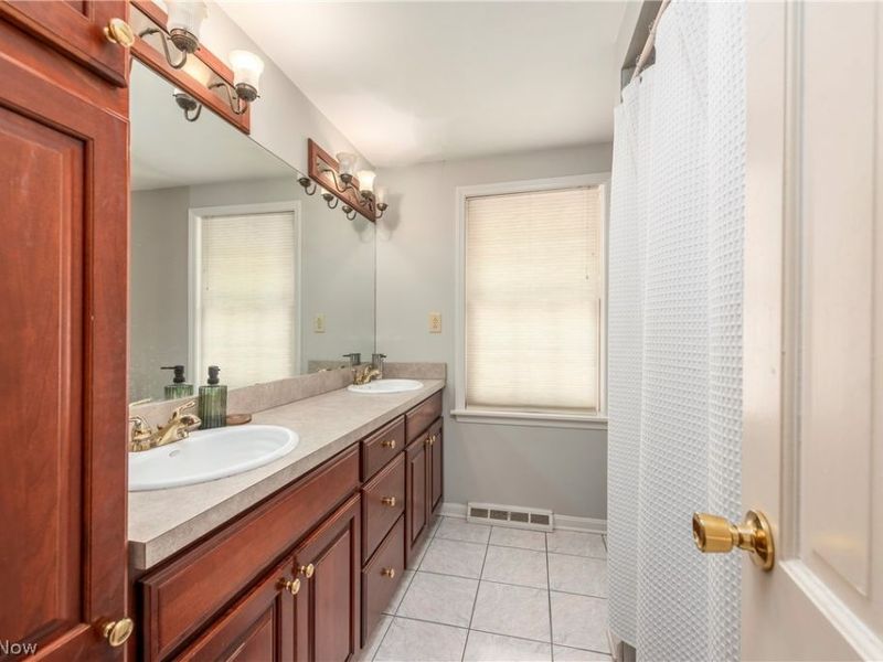 6465 Windy Willow Drive , Solon, OH 44139 Photo 26