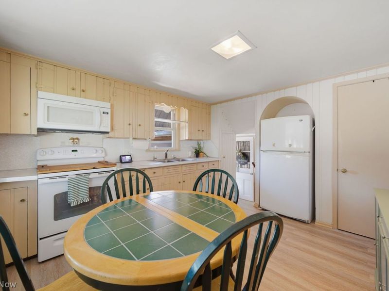 1303 Manor Avenue SW, Canton, OH 44710 Photo 8
