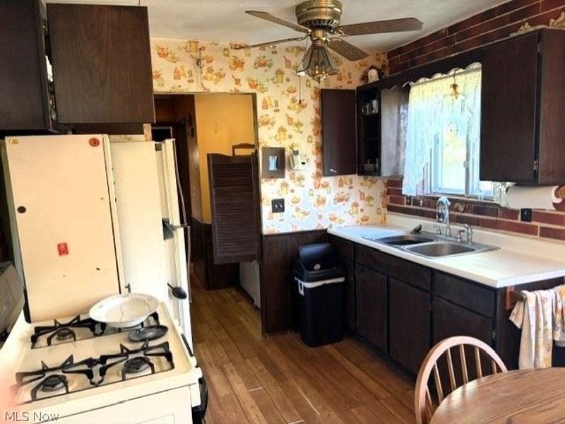 34757 Stevens Boulevard , Eastlake, OH 44095 Photo 4