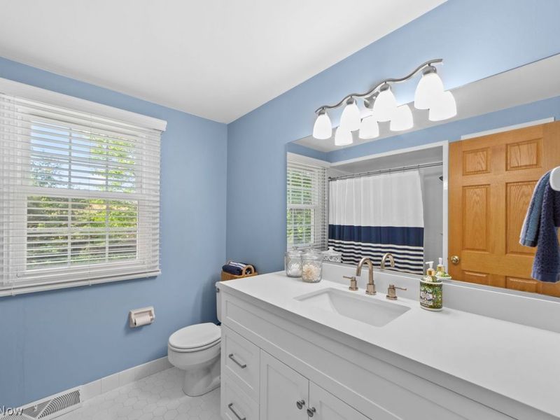 28511 Knickerbocker Road , Bay Village, OH 44140 Photo 30