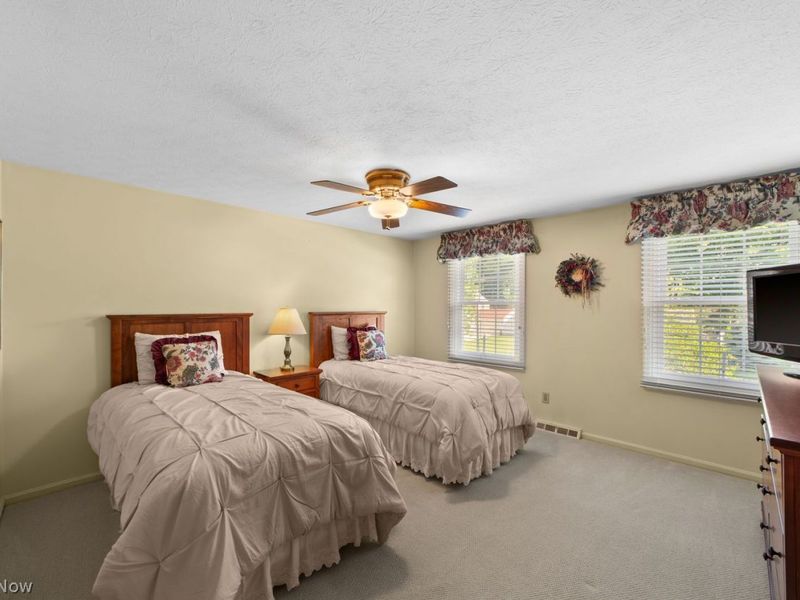 28511 Knickerbocker Road , Bay Village, OH 44140 Photo 34