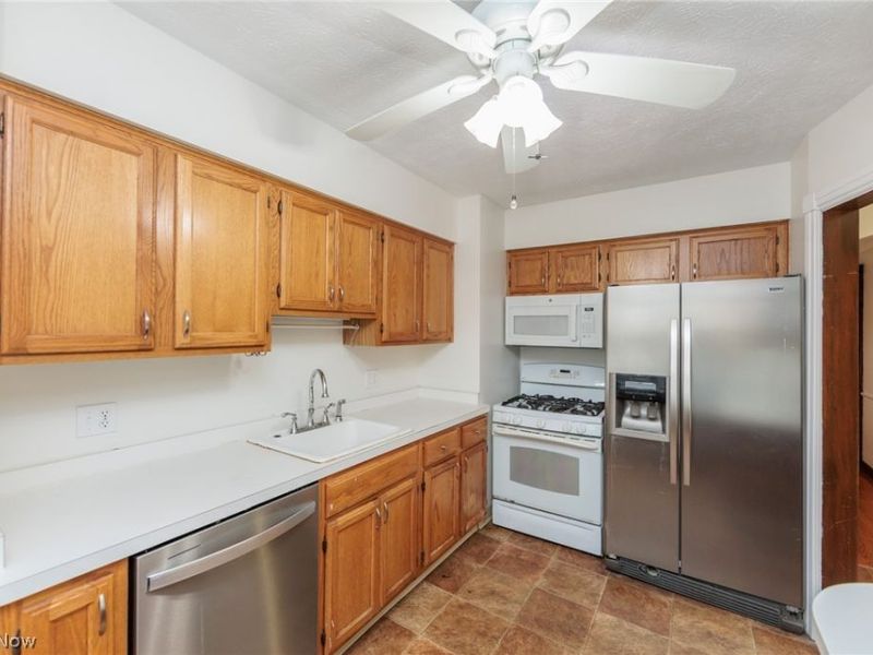 3675 W 165th Street , Cleveland, OH 44111 Photo 10