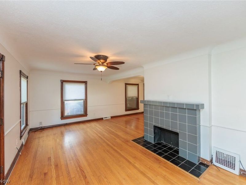 3675 W 165th Street , Cleveland, OH 44111 Photo 3