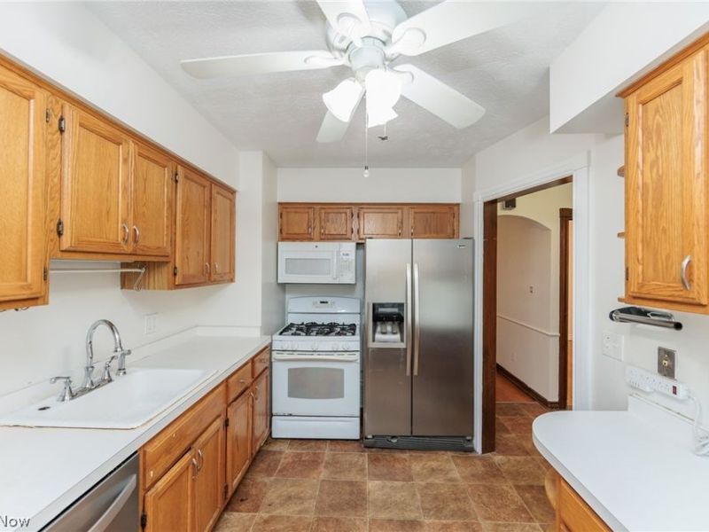3675 W 165th Street , Cleveland, OH 44111 Photo 9
