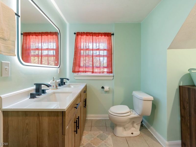 156 Canton Road , Akron, OH 44312 Photo 16