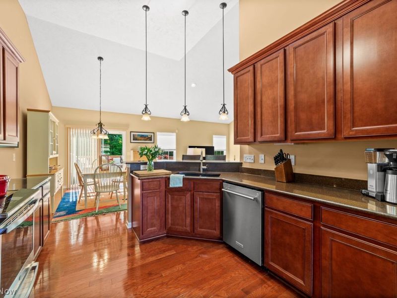 10329 Redbud Drive, Aurora, OH 44202 Photo 8
