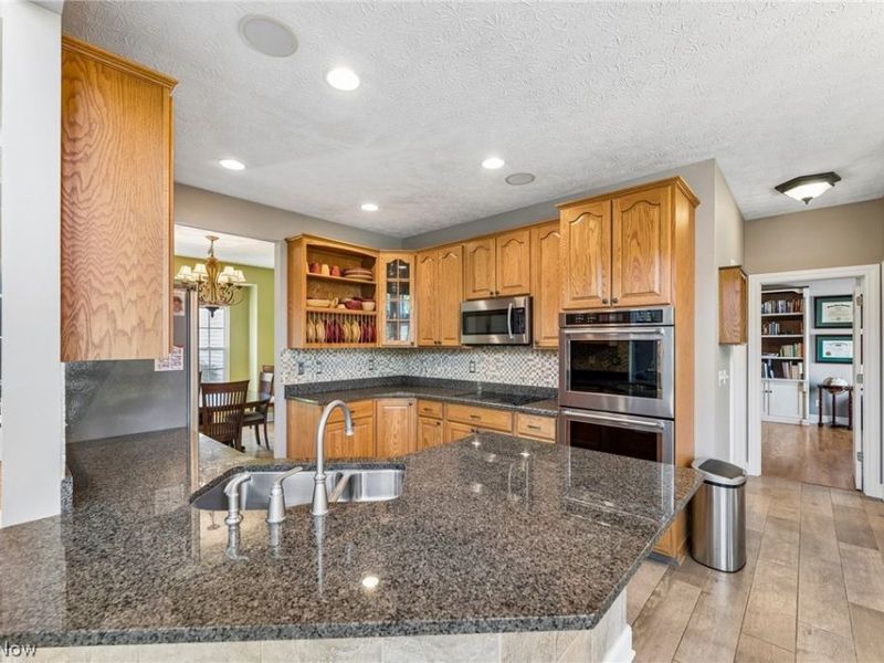 31904 Fieldstone Circle , Avon Lake, OH 44012 Photo 6